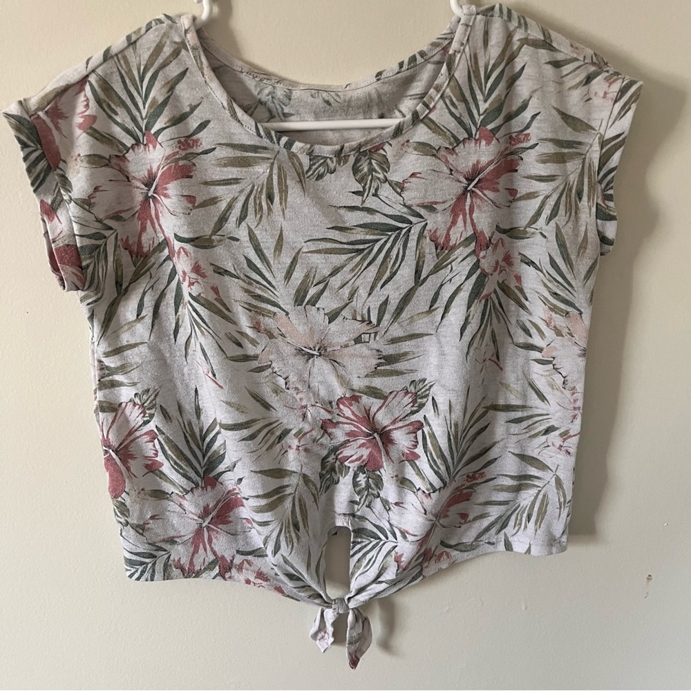 White flower shirt